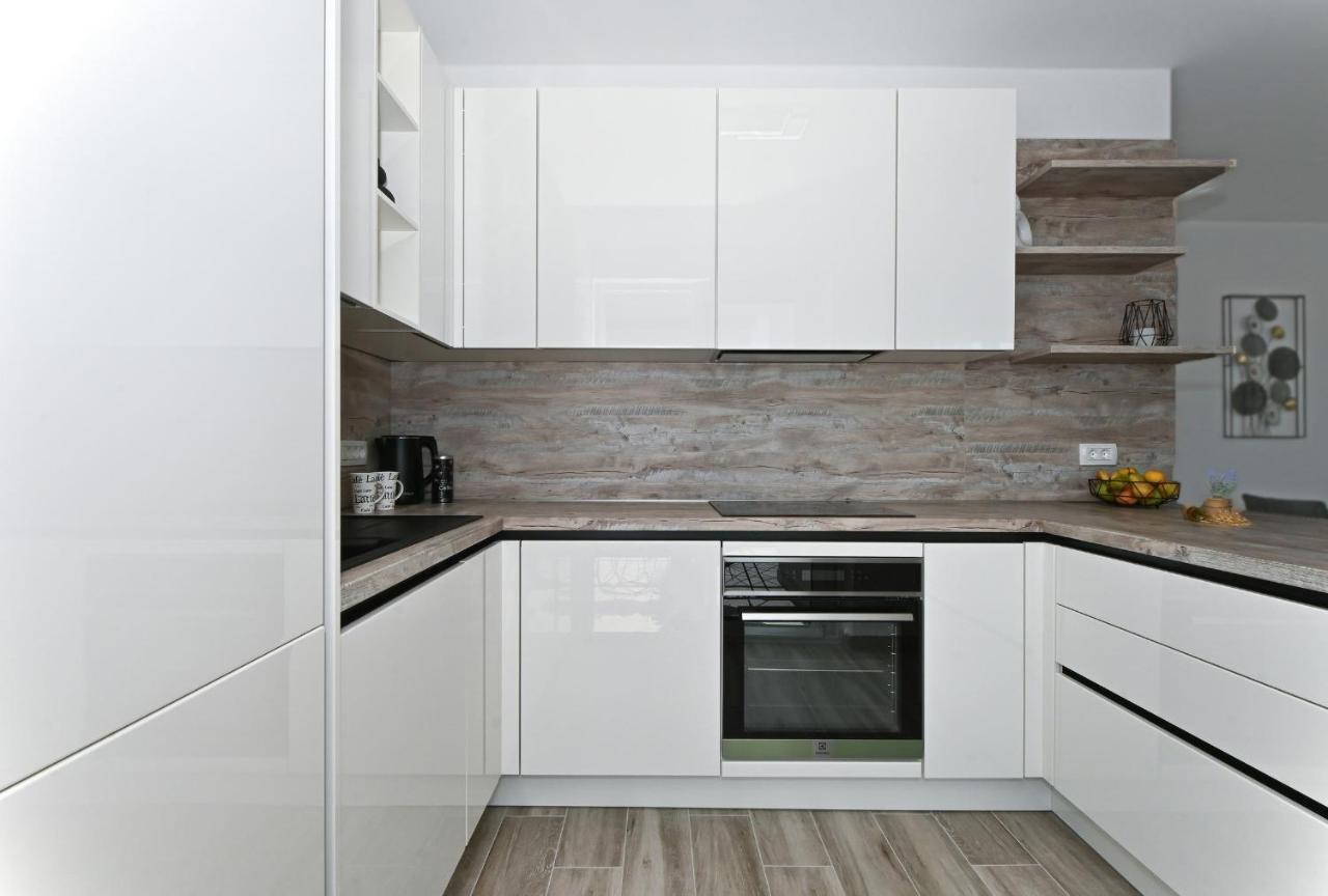 Luxury Apartment White Crystal Kastela Luaran gambar