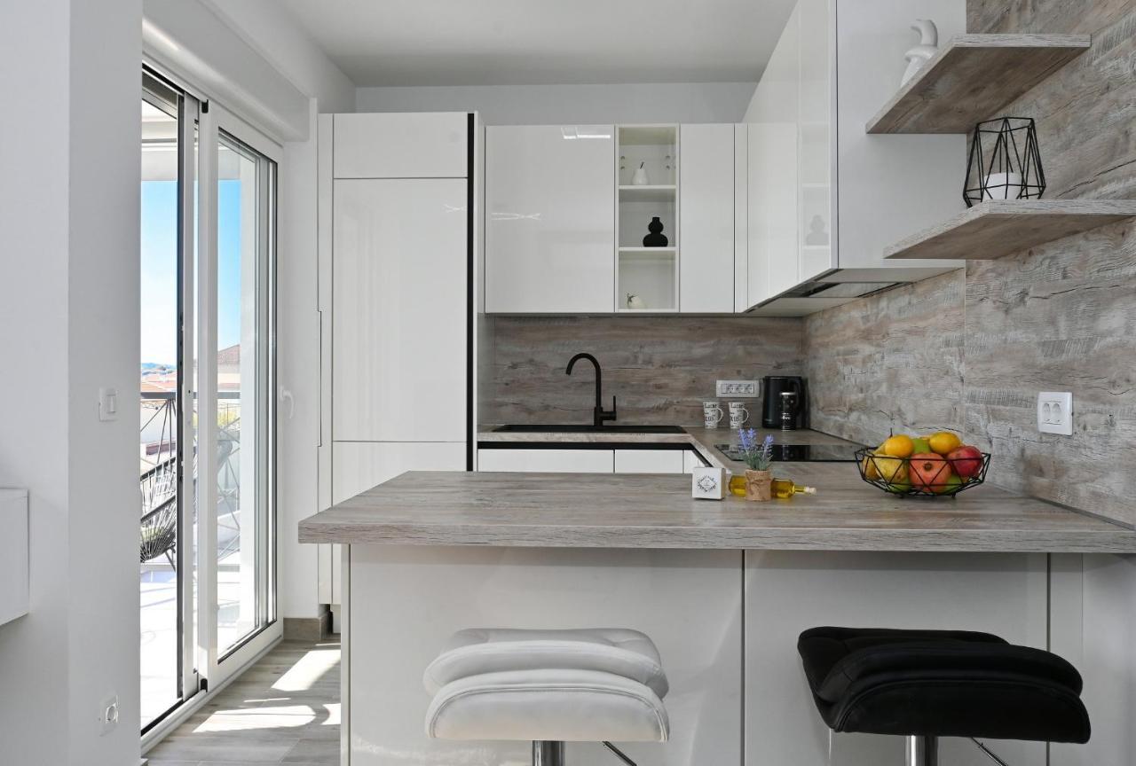 Luxury Apartment White Crystal Kastela Luaran gambar