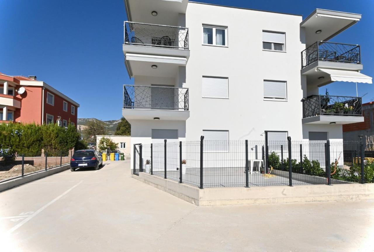 Luxury Apartment White Crystal Kastela Luaran gambar
